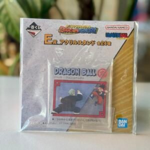 Figura acrílica de Dragon Ball vía Japón