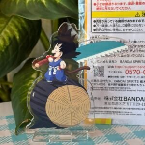 Figura acrílica de Goku vía Japón